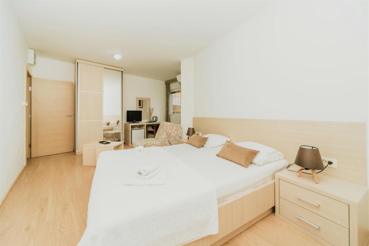 Guesthouse Radjen Sveti Stefan Buitenkant foto